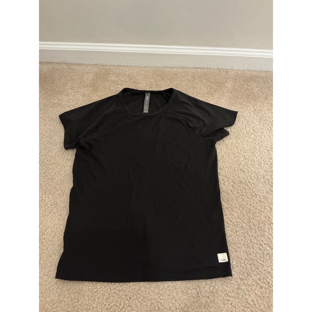 Vuori men's current tech tee medium
